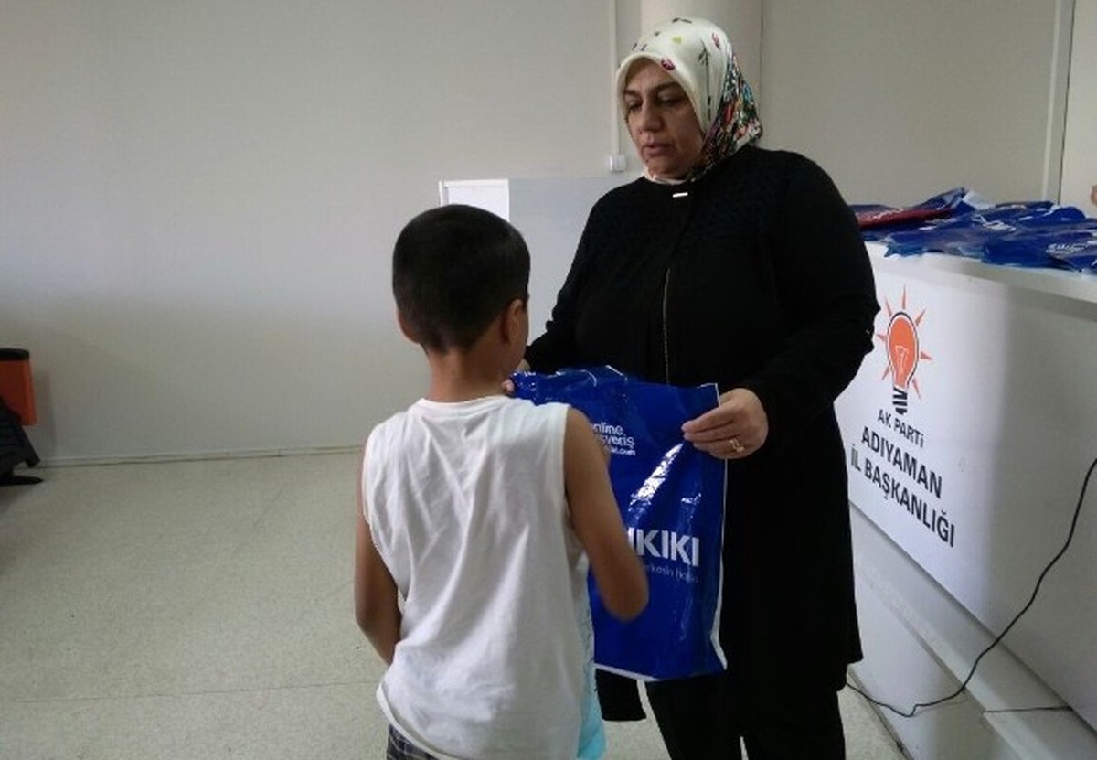 Ak Partili Kadınlar Yetimlerin Yüzünü Güldürdü