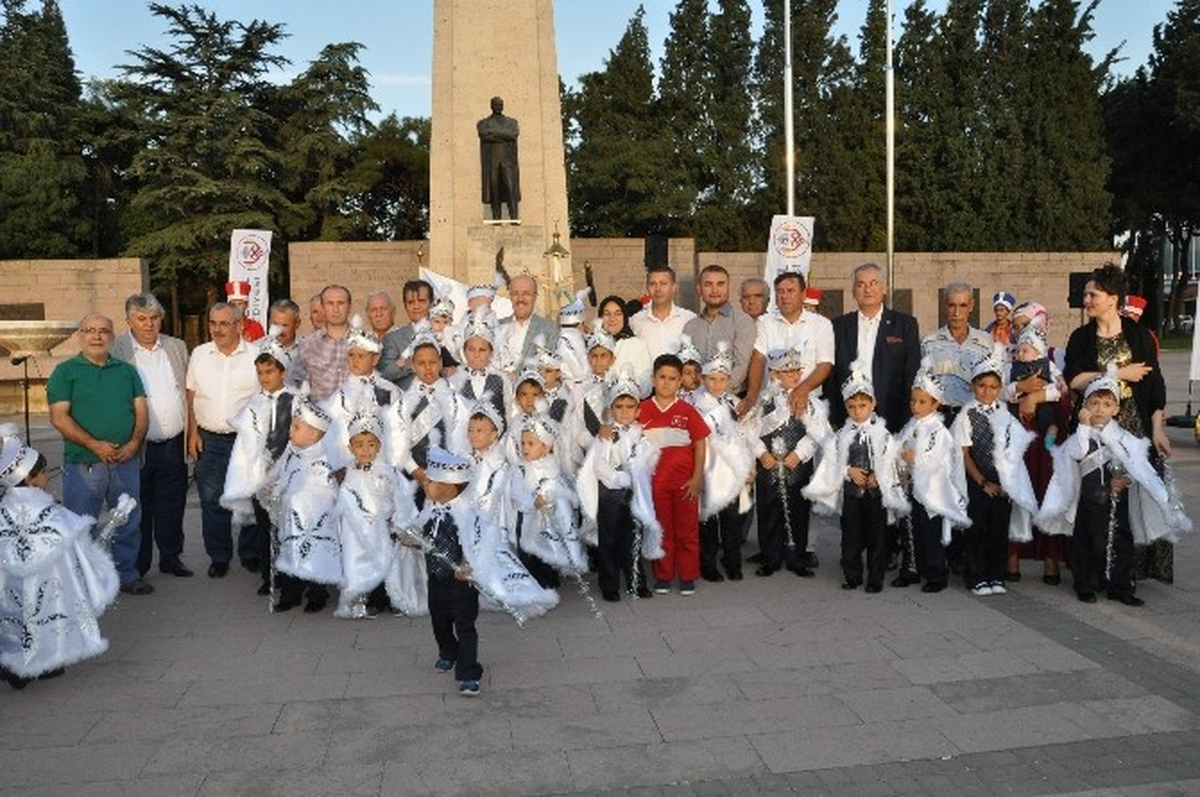 Altıeylül Belediyesinde Toplu Sünnet Şöleni