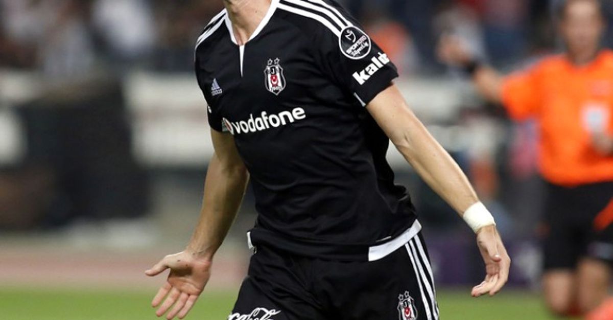Beşiktaş\'a Tarihi Kazık!