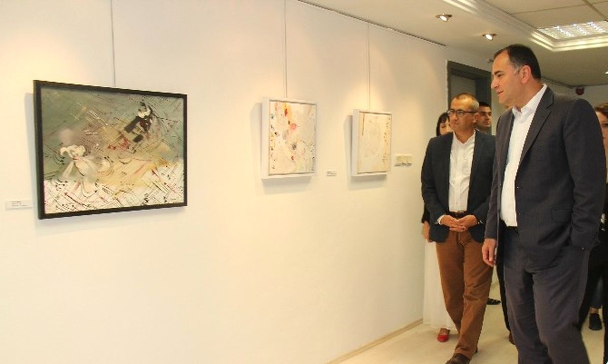 Bize Aşk Lazım\' Galeri Kara\'da