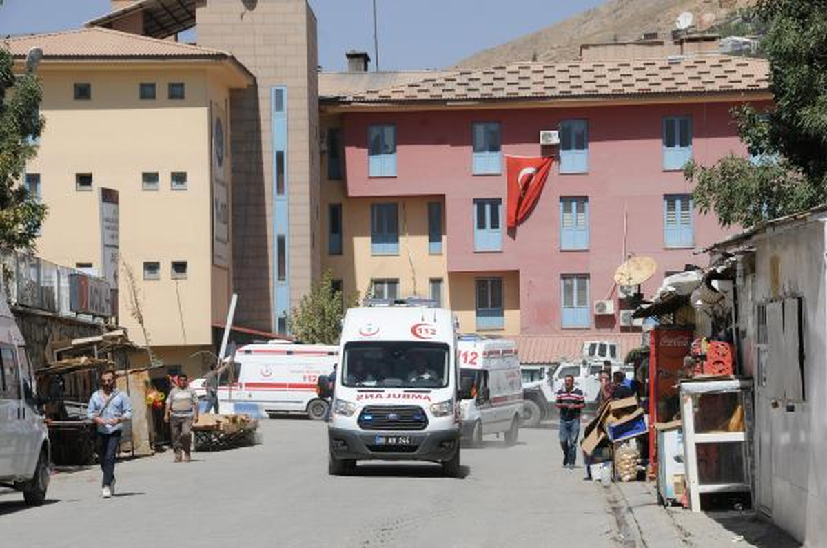 Çukurca\'da Çatışma: 3 Asker Şehit, 20 Asker Yaralı