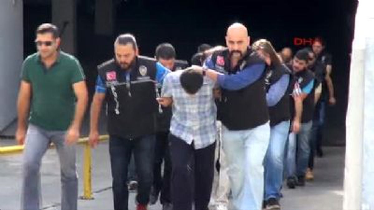 İstanbul'daki FETÖ Operasyonlarında 3079 Kişi Tutuklandı