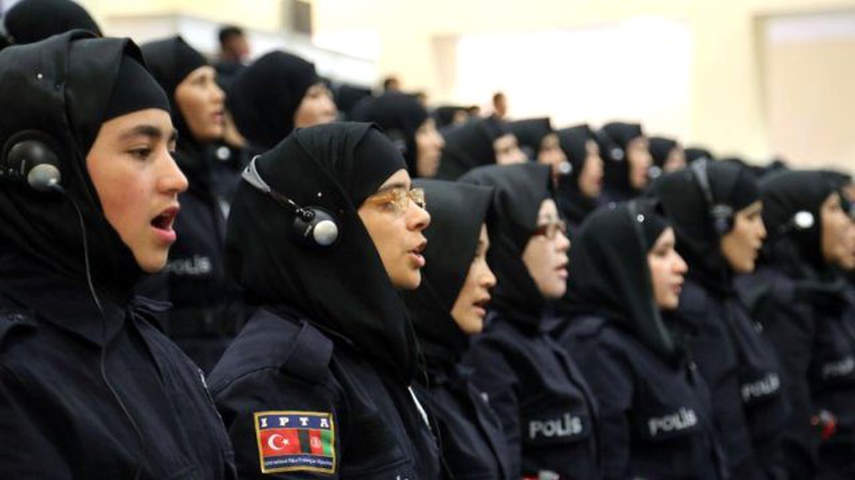 Kadın Polislere Başörtüsü Yasağının Kaldırılması