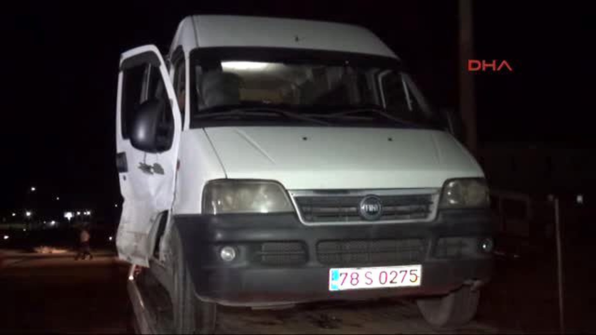 Karabük\'te İki İşçi Servisi Çarpıştı: 14 Yaralı