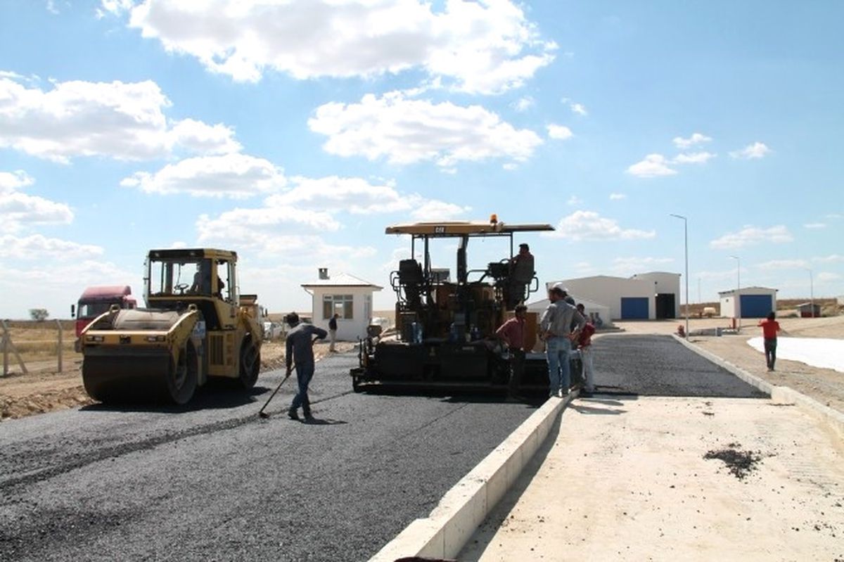 Katı Atık Tesisleri\'nde Asfaltlama Çalışmaları Yapılıyor