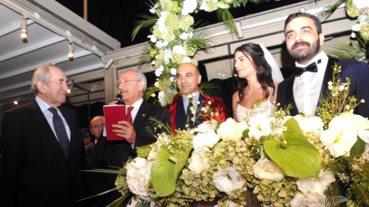 Kılıçdaroğlu, Nikah Şahitliği Yaptı