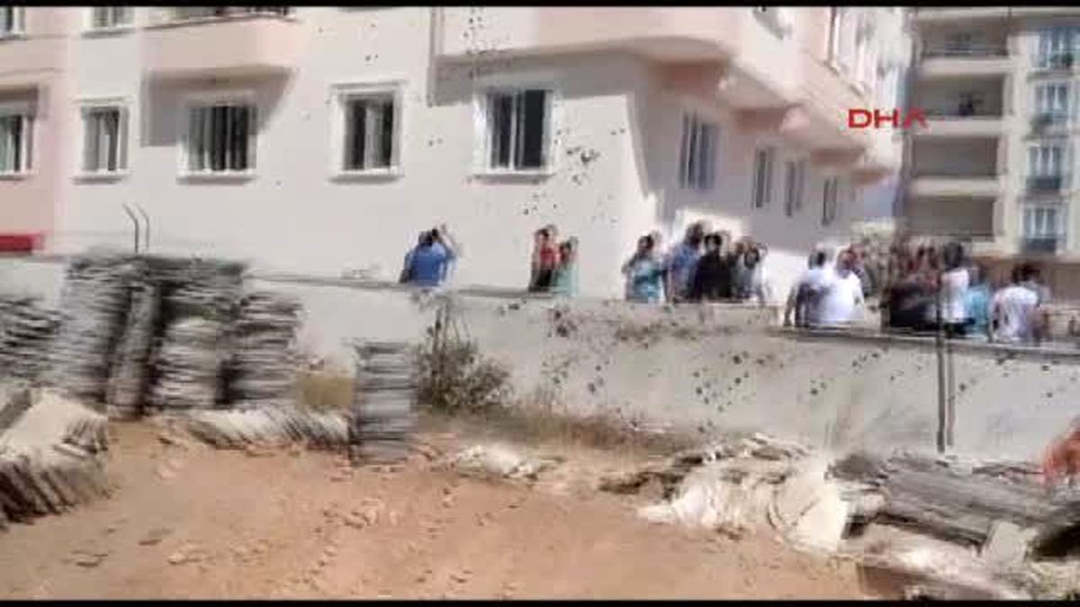 Kilis\'e 3 Roket Atıldı