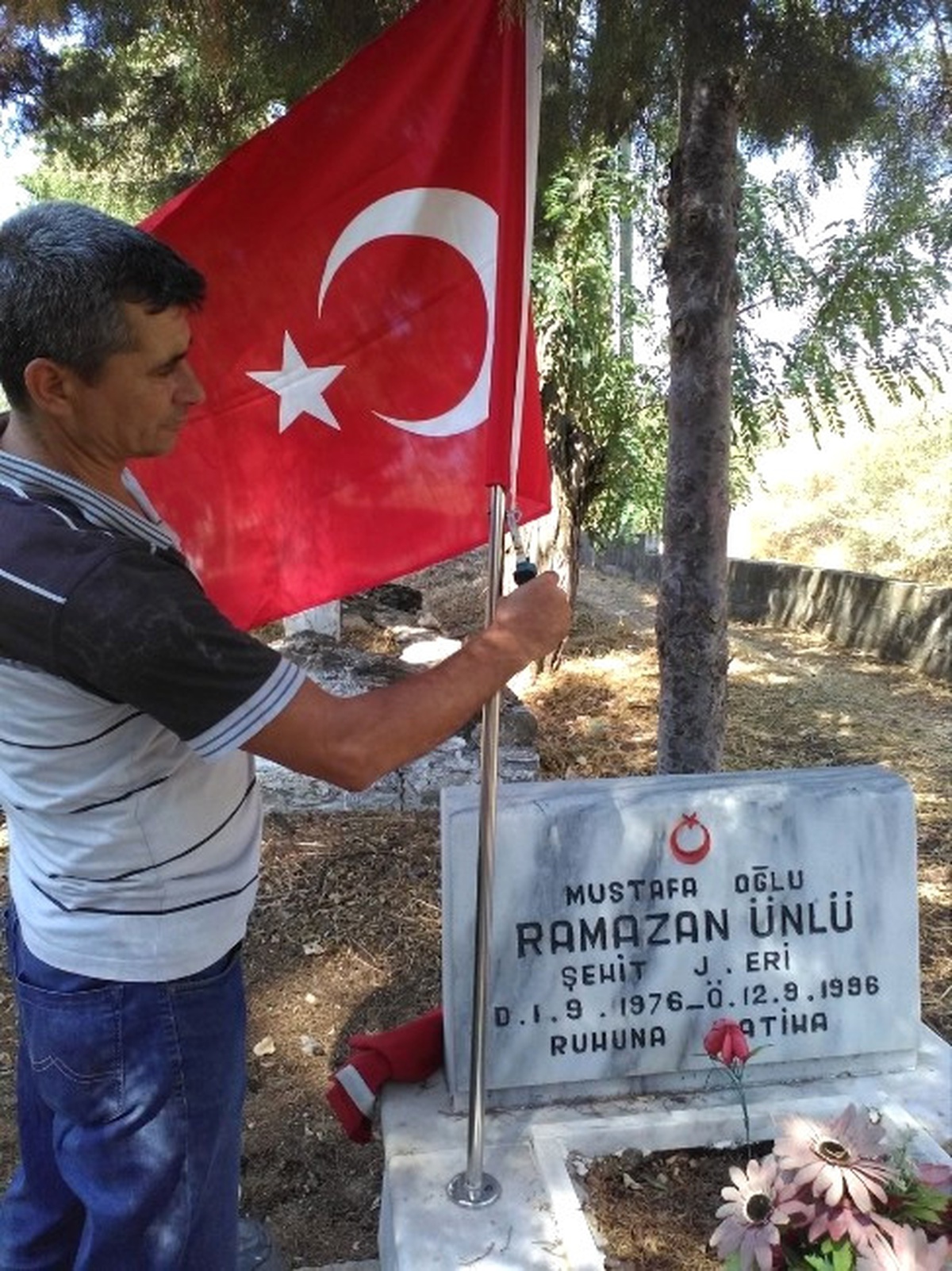 Köşk\'te Mezarlık ve Şehitlikler Bayrama Hazırlandı
