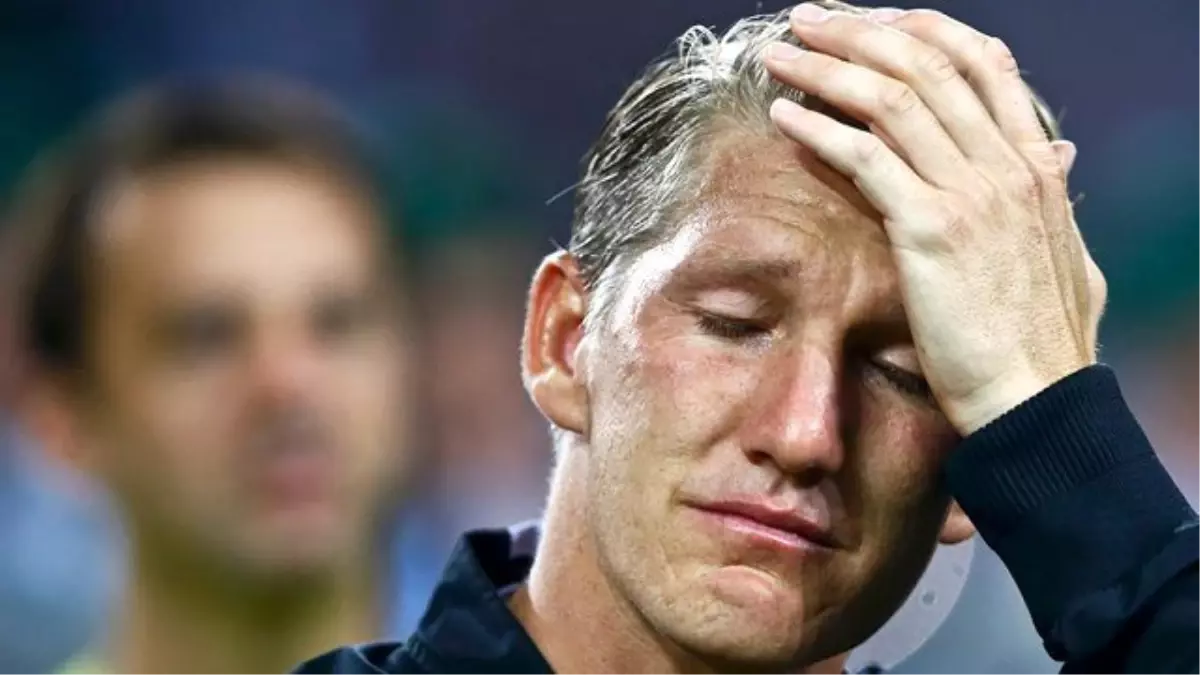 Manchester United, Schweinsteiger\'i UEFA Kadrosuna Dahil Etmedi