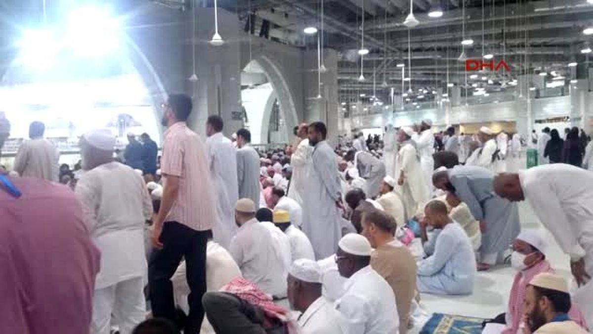 Mescid-i Haram\'da Cuma Yoğunluğu