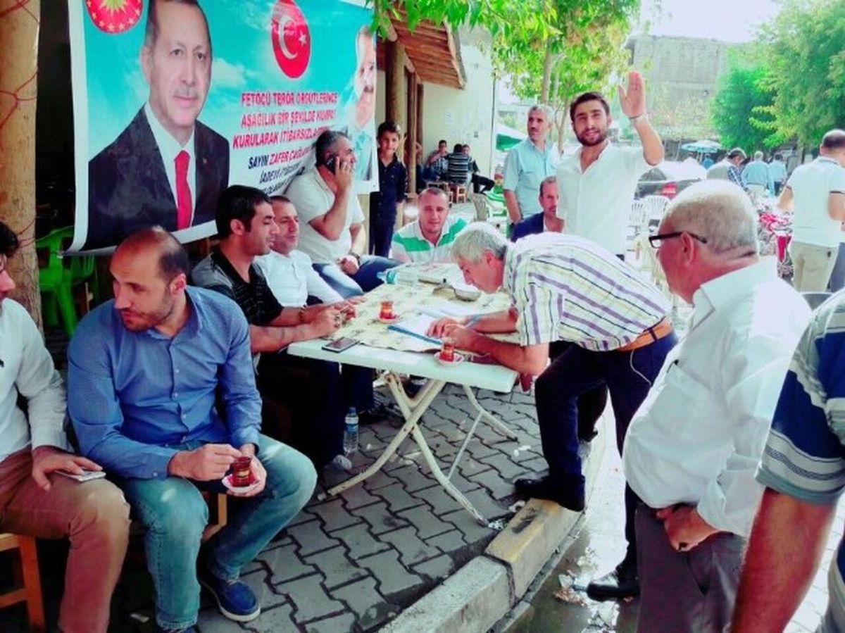 Muş\'ta Eski Bakan Çağlayan İçin İmza Kampanyası