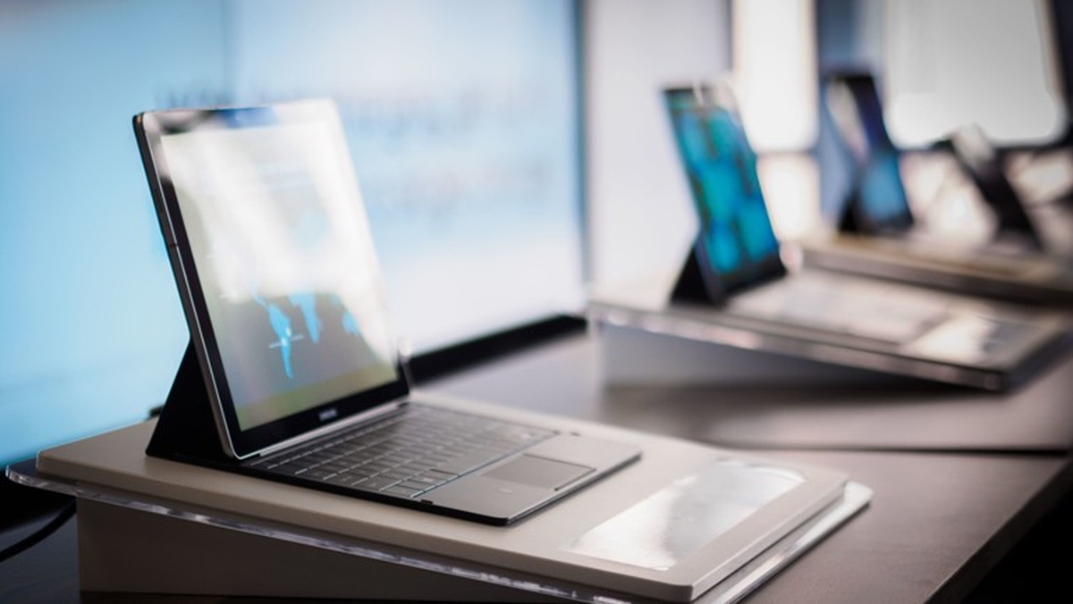 Samsung\'un Windows 10 Canavarı Yolda!