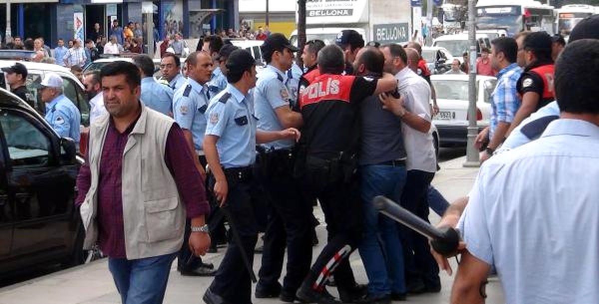 Tamir Edilmeyen Telefon Sopalı Kavgaye Neden Oldu
