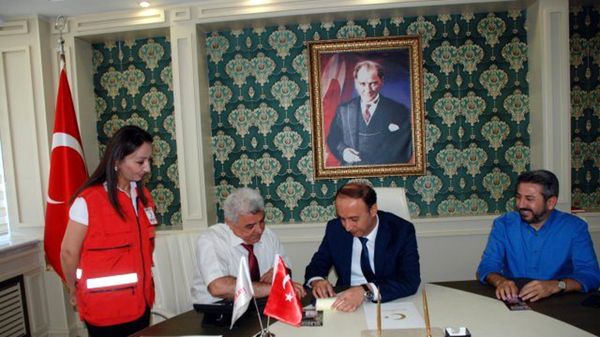TBMM Başkanvekili Aydın\'dan Kurban Bağışı