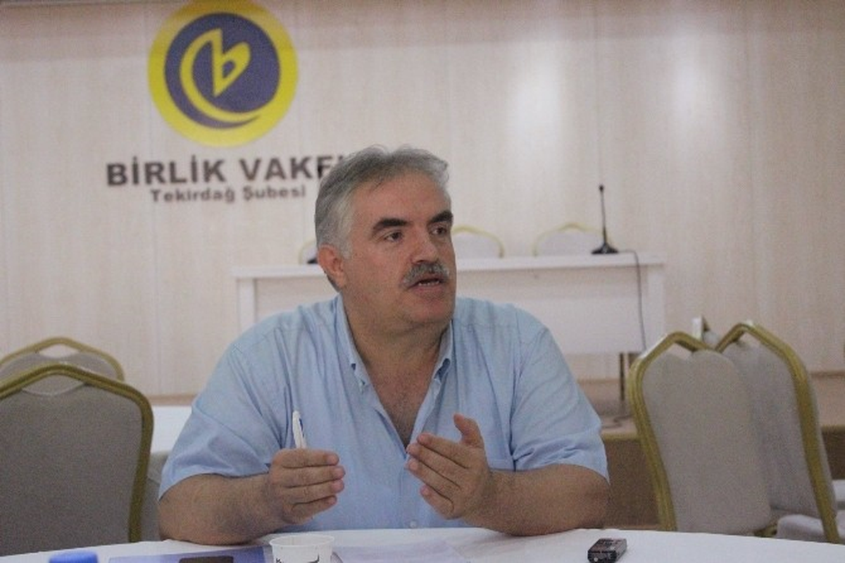 Tekirdağ Birlik Vakfı\'nda Basın Toplantısı Düzenledi