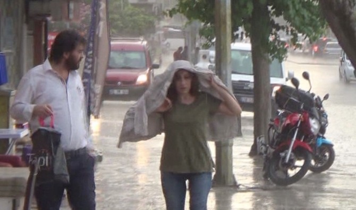 Yağmur Denizli\'yi Hazırlıksız Yakaladı