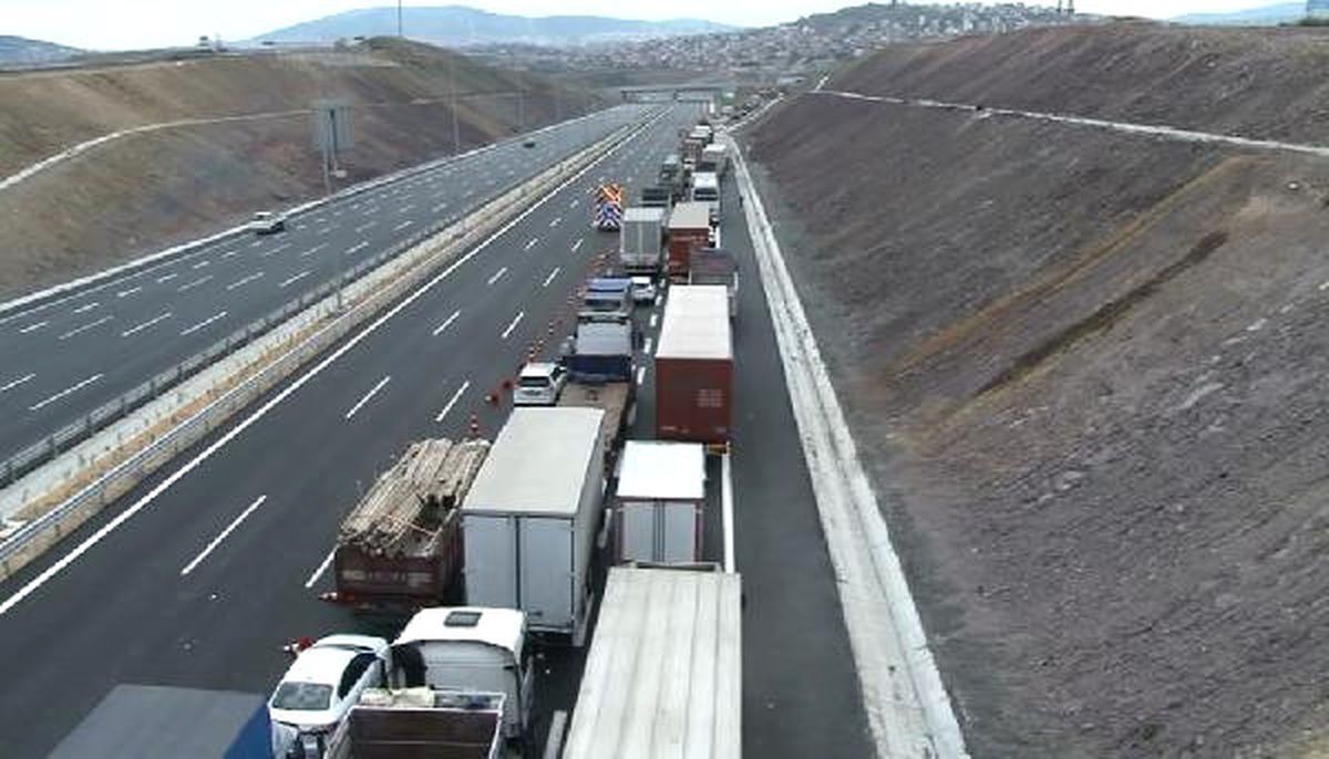 Yavuz Sultan Selim Köprüsü\'nde Gişe Trafiği Sürücüleri İsyan Ettirdi