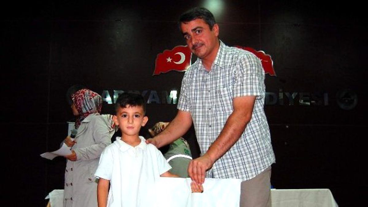 İnsani Yardım Derneği Yetimleri Sevindirdi