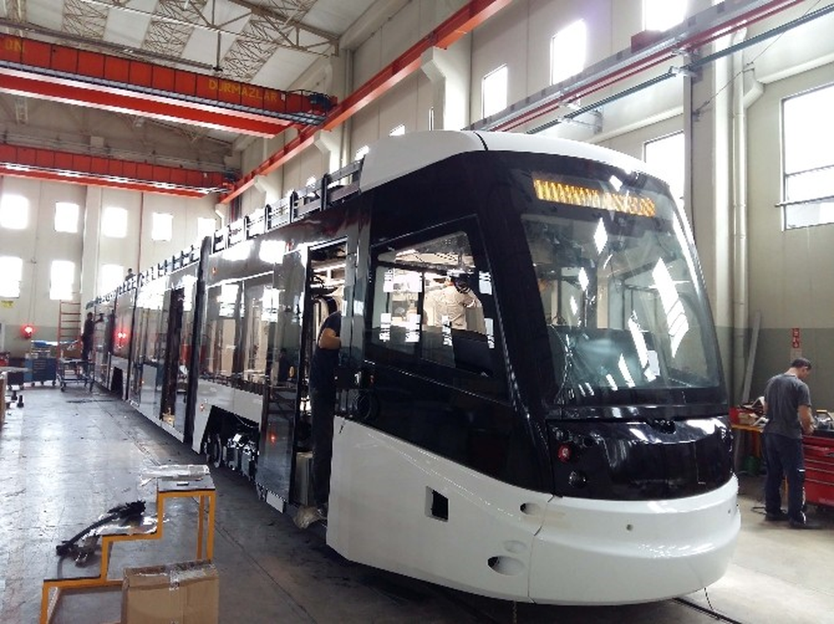 Akçaray Tramvay Vagonlarının İlki Hazır