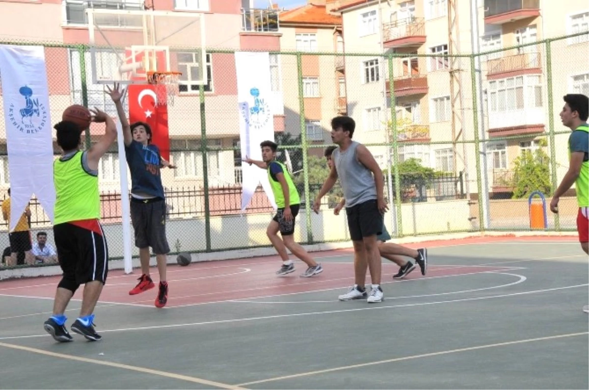 Akşehir\'de 2. Geleneksel Sokak Basketbolu Heyecanı Başladı