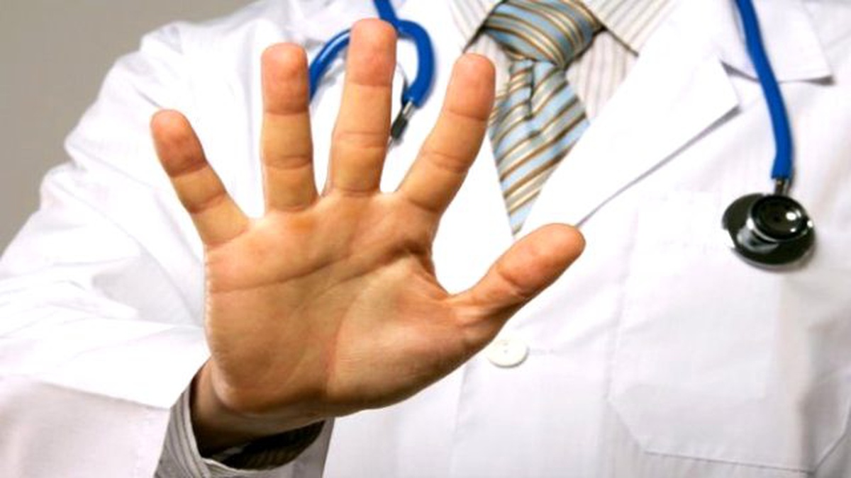 Asistan Doktorun Kolu Hasta Tarafından Kırıldı