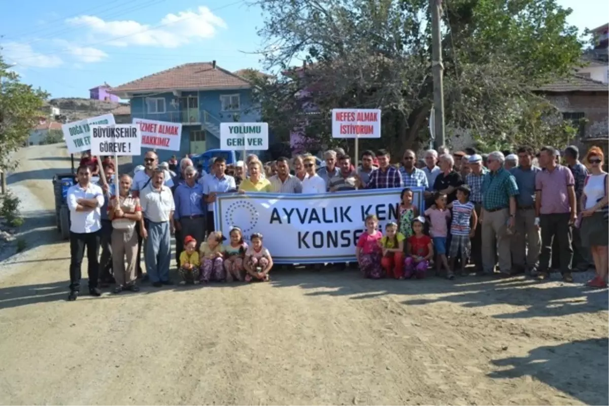 Ayvalık Kent Konseyi Köy Yollarına El Attı