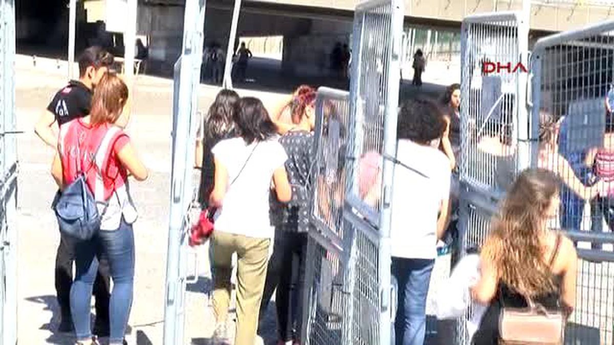 Bakırköy Halk Pazarı\'nda \'Barış Mitingi\'