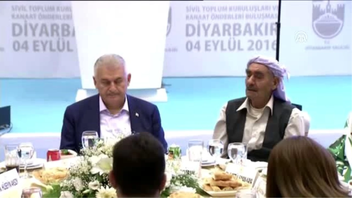 Başbakan Yıldırım, Diyarbakır\'da Stk Temsilcileri ve Kanaat Önderleriyle Bir Araya Geldi