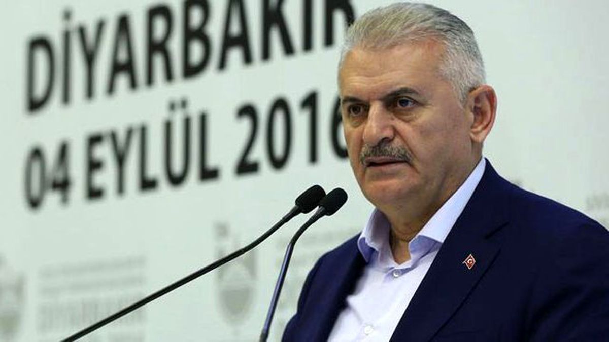 Başbakan Yıldırım: Terörle İç İçe Olmuş 14 Bin Öğretmen Açığa Alınacak