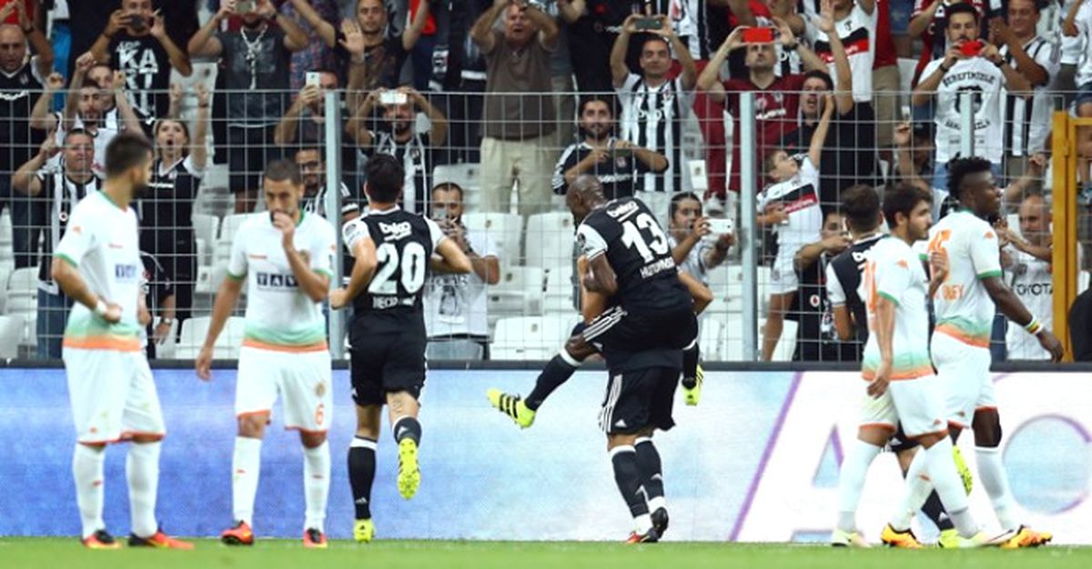 Beşiktaş\'ta Devrim Gibi Karar