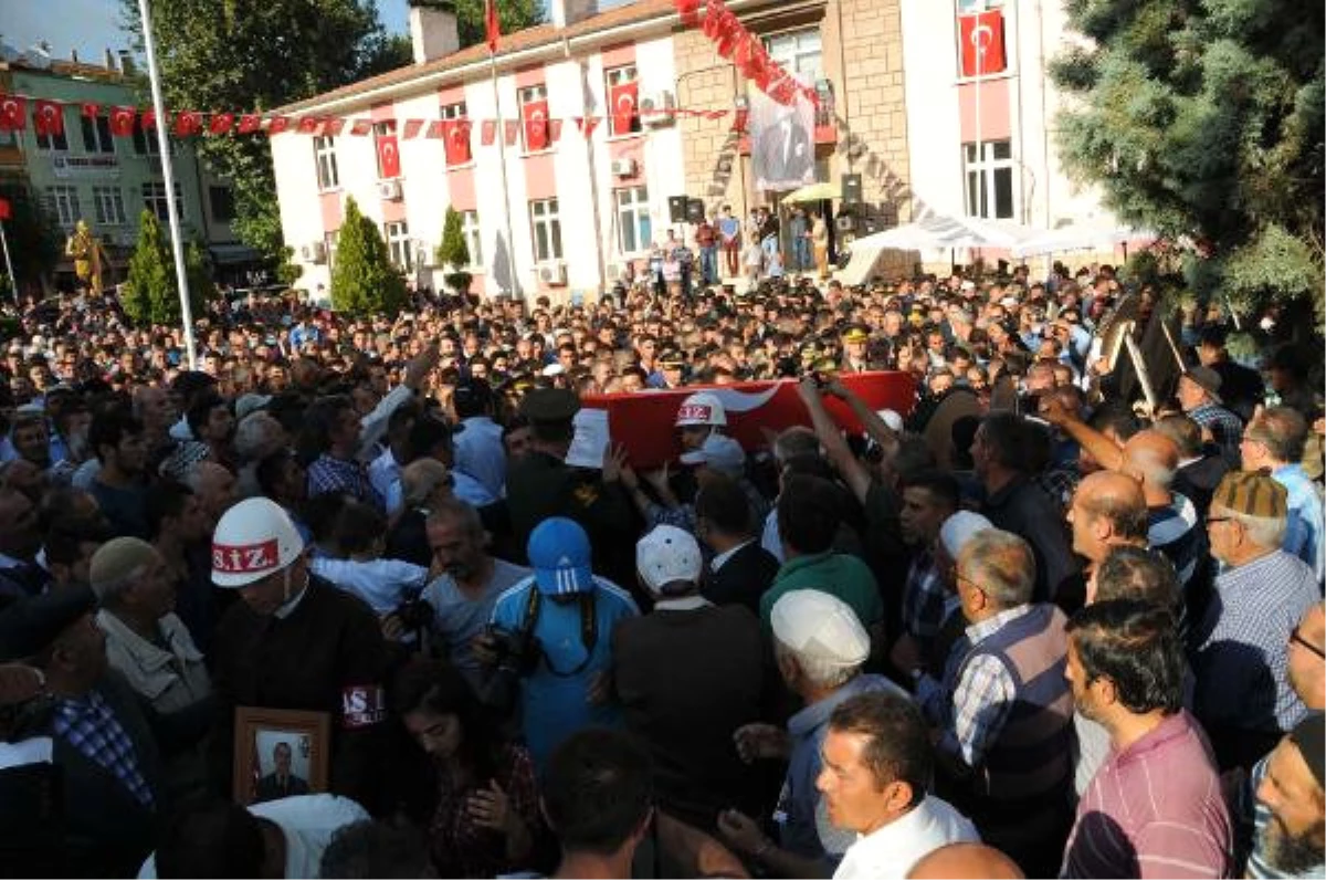 Çukurca Şehitleri Naci Yavuz ve Enes Pelit\'in Cenazeleri Tokat\'ta Getirildi (3)