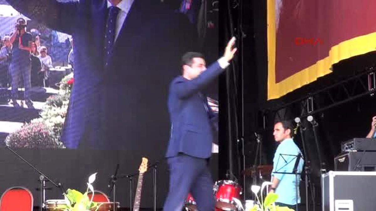 Demirtaş, Almanya\'da Apo İçin Açlık Grevi Çağrısı Yaptı