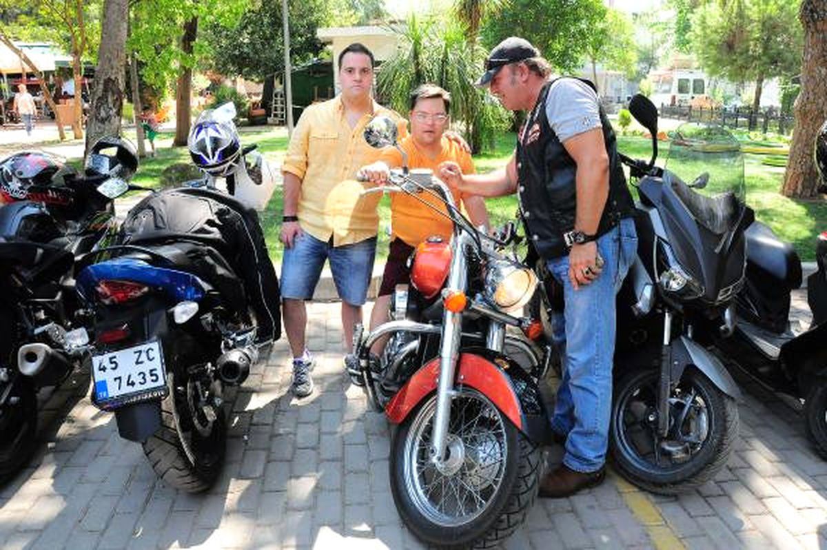 Down Sendromlu Çocukların Motosiklet Keyfi
