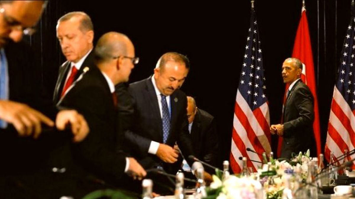 Erdoğan'ın Çevresi Boş Kalmıyor! Obama Erdoğan'ı Göz Hapsine Aldı