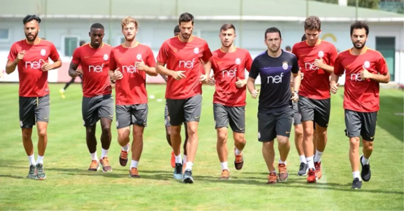 Galatasaray\'da 4 Oyuncu Gidici