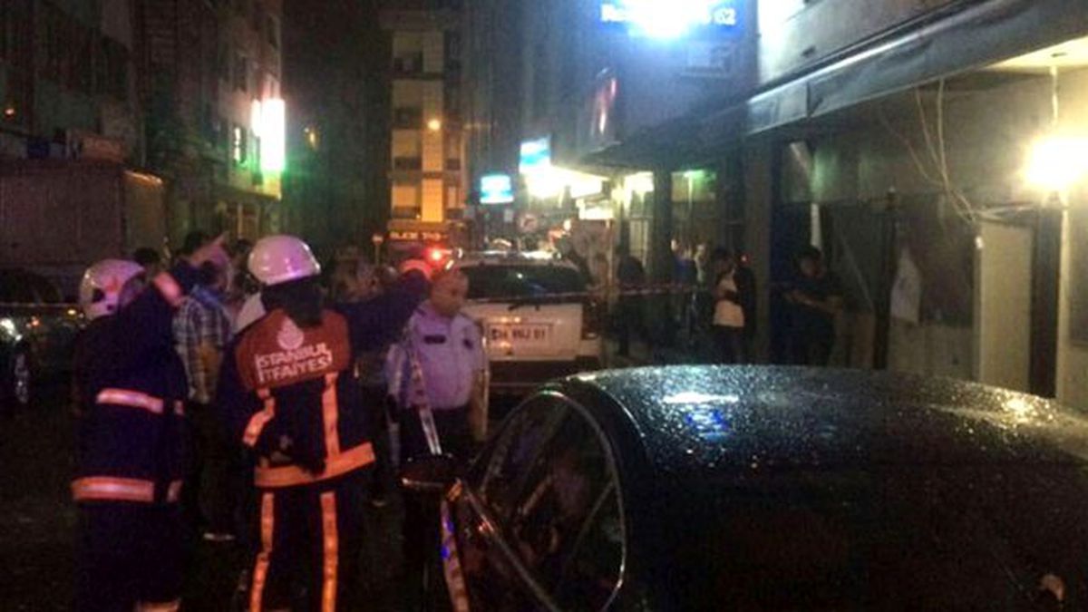 İstanbul'da Eğlence Mekanına Ses Bombası Atıldı: 4 Yaralı
