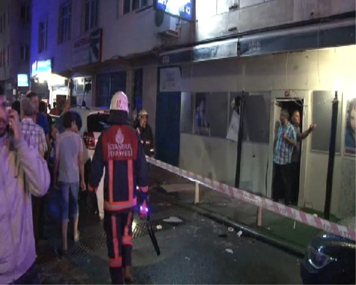 Kağıthane\'de Eğlence Mekanına Ses Bombası Atıldı: 4 Yaralı