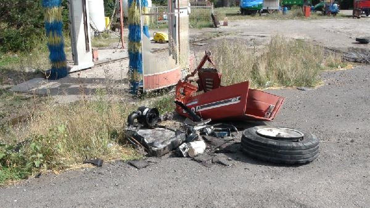 Kamyonun Çarptığı Traktör İkiye Ayrıldı