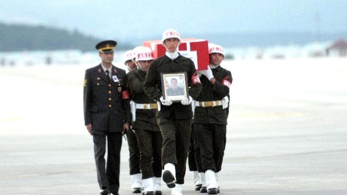 Üç Aylık Uzman Çavuş Şenel, Son Yolculuğuna Uğurlandı