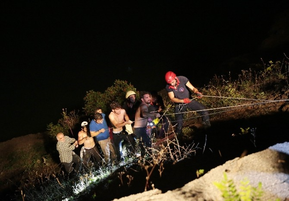 Kontrolden Çıkan Otomobil Baraj Gölüne Uçtu: 2 Yaralı