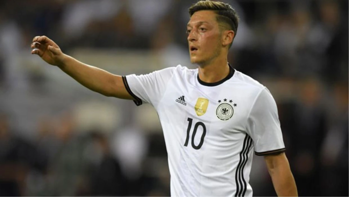 Mesut Özil, Arsenal\'de de O Numarayı İstiyor!