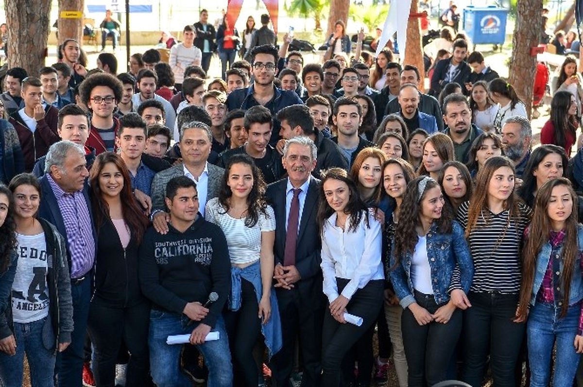 Muratpaşa Belediyesi\'nden Üniversite Öğrencilerine Burs