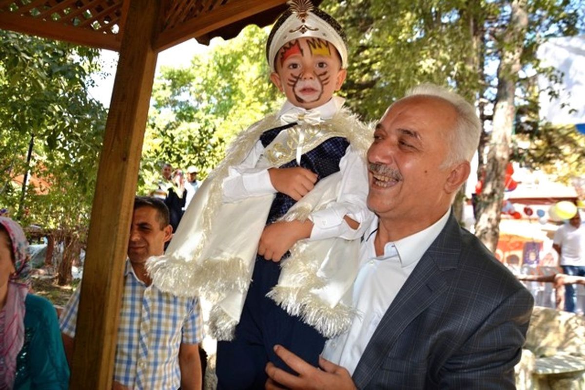 Orhaneli\'de Kurtuluş Gününe Özel Toplu Sünnet Şöleni Yapıldı