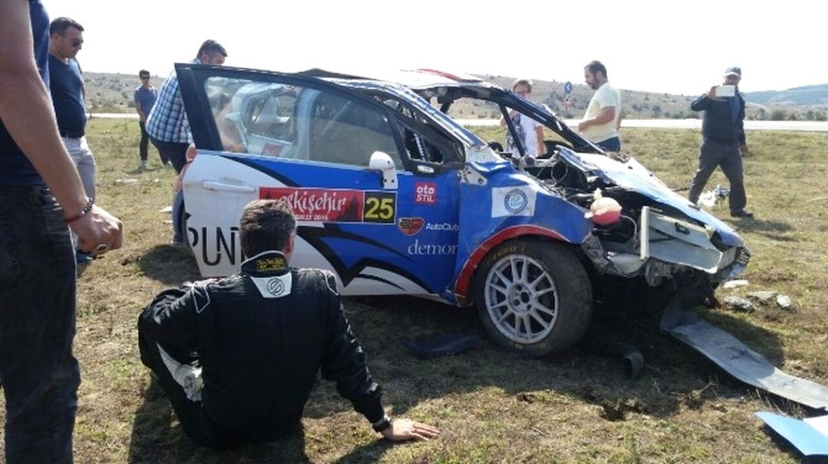 Ralli\'deki Kaza Anı Kamerada