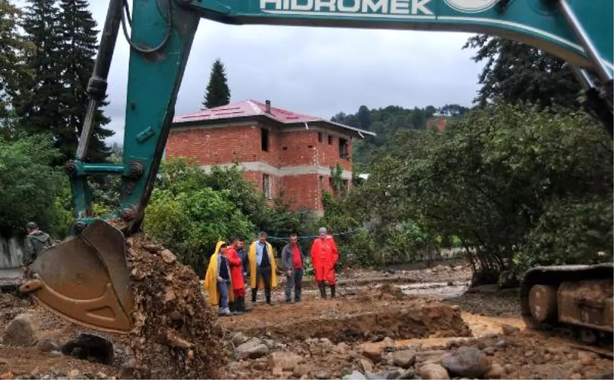 Sel Sularında Kaybolan Efecan, 4 Gündür Aranıyor