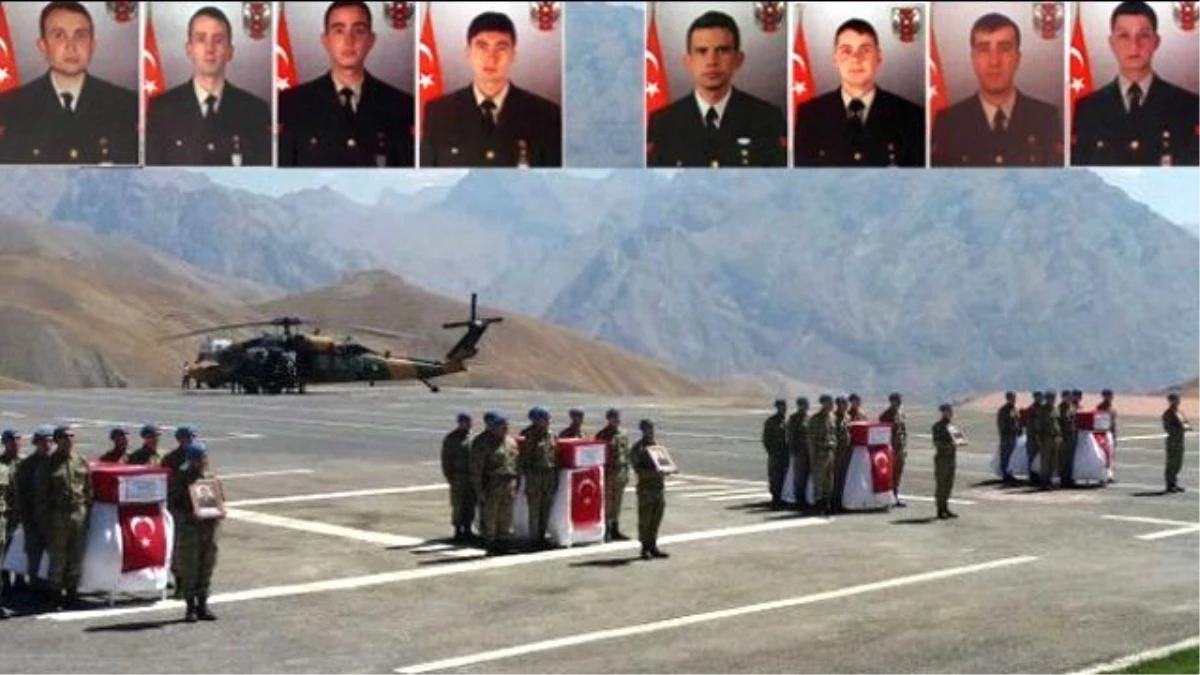 Şemdinli ve Çukurca\'da Şehit Düşen 12 Asker İçin Tören Düzenlendi