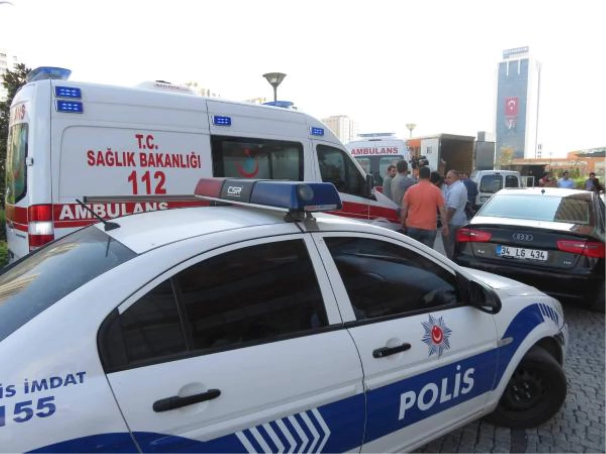 Ataşehir\'de Rezidansta Silahlı Saldırı: 3 Yaralı (1)