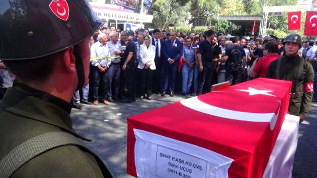Aydınlı Şehit Astsubay, Komando Yeminiyle Uğurlandı