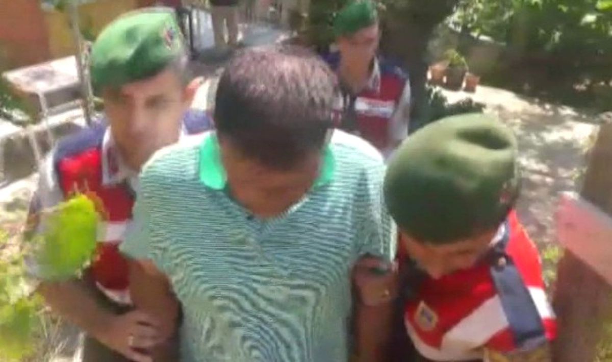 Azılı Dolandırıcıyı Jandarma Suç Üstü Yakaladı