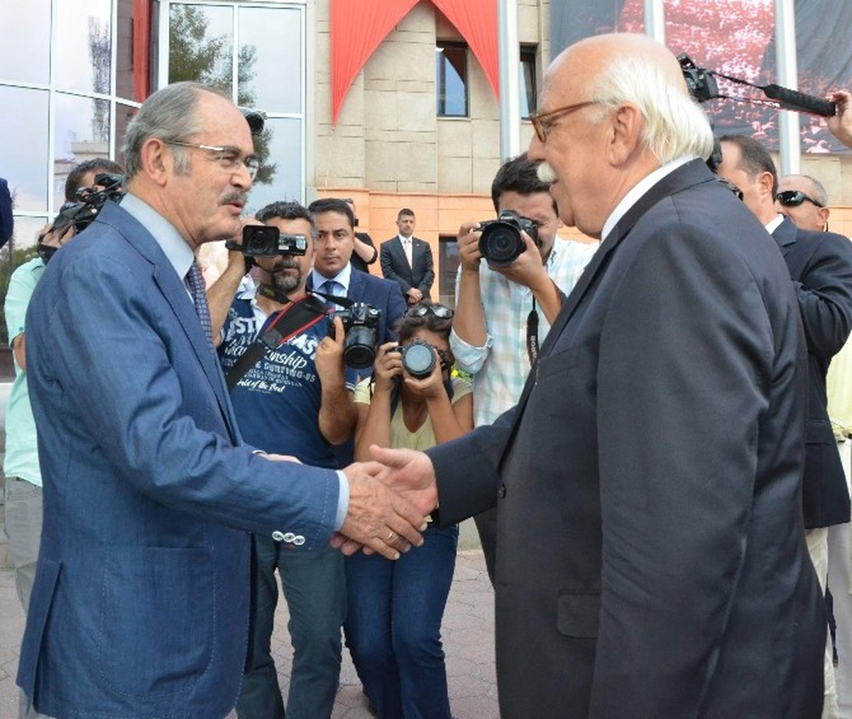 Bakan Avcı\'dan, Başkan Büyükerşen\'e Ziyaret